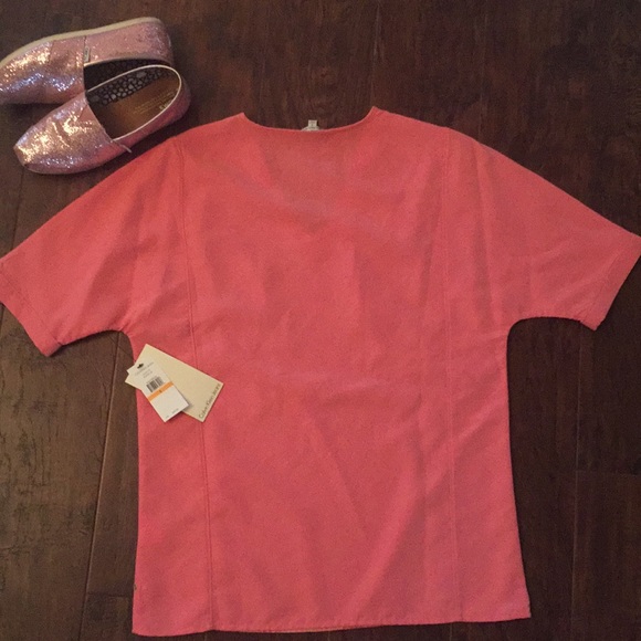 Coral v-neck top - Picture 3 of 3